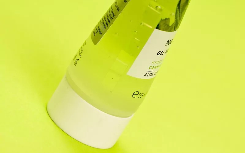 Etykiety no label look